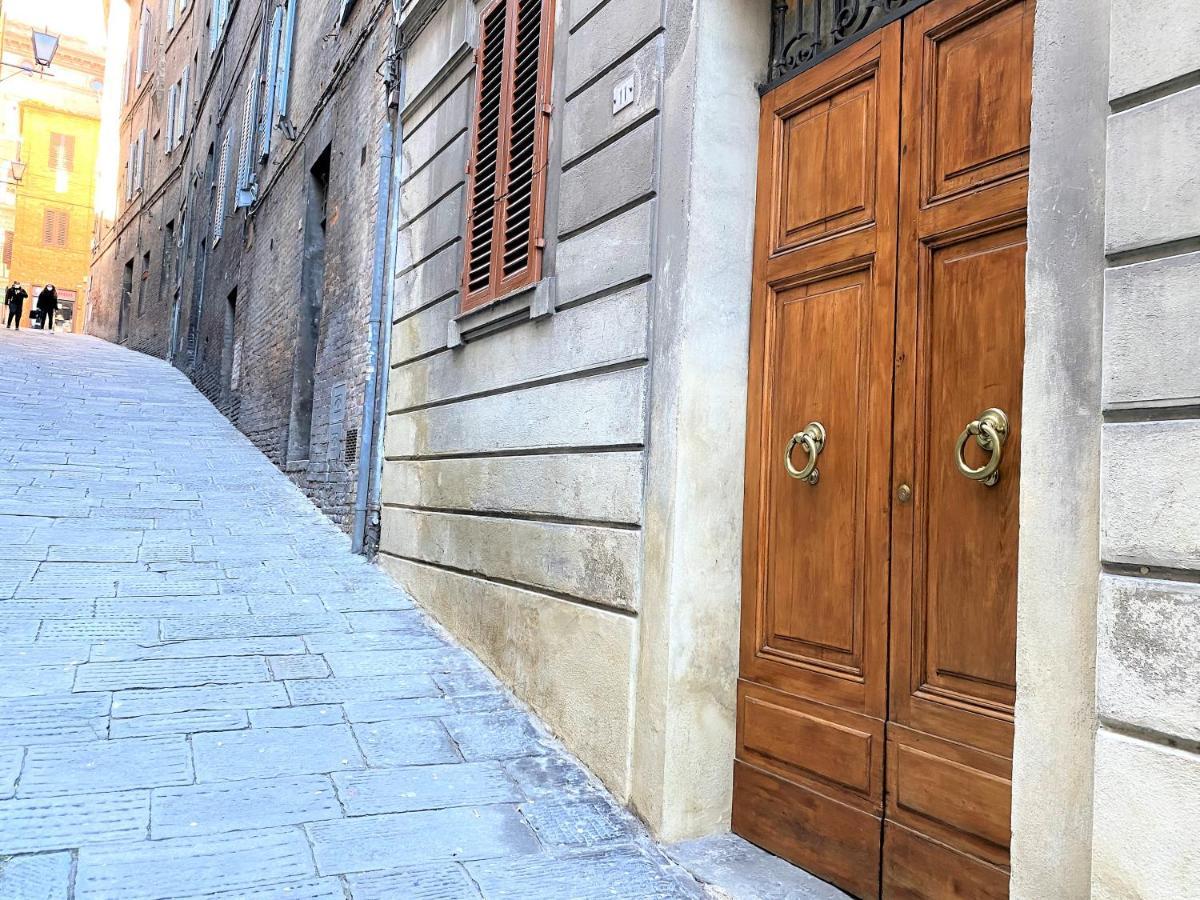 Apartamento Casa Stella- A Due Passi Dal Corso Di Siena Exterior foto